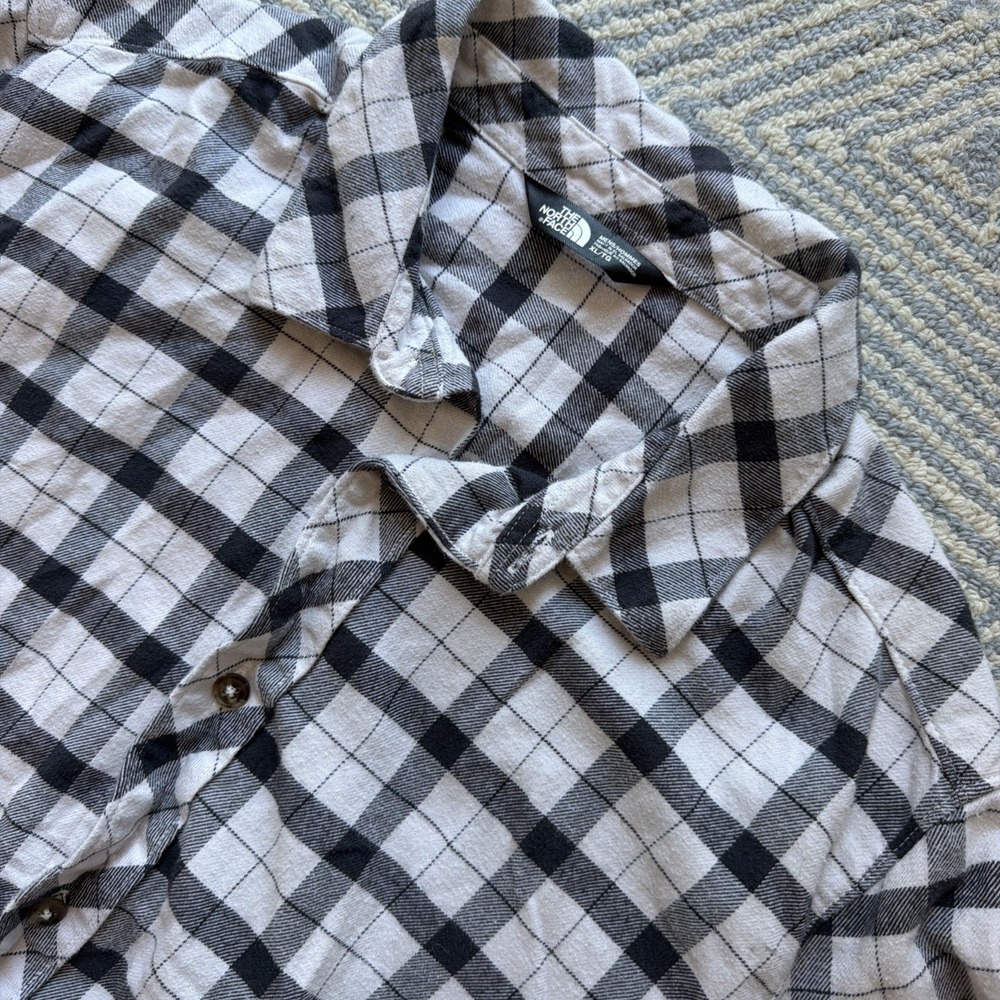 The North Face Long Sleeve Flannel Shirt - White/Black - XL (Fits like Large)